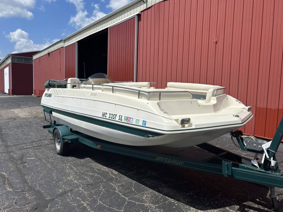 1999 Sylvan 2030 SPACE SHIP - For Sale at Coopersville, MI 49404 - ID 594256