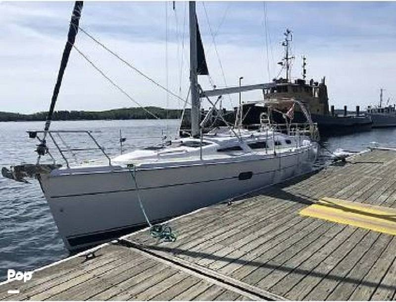 2003 Hunter 356 - For Sale at Falmouth, ME 04105 - ID 504335