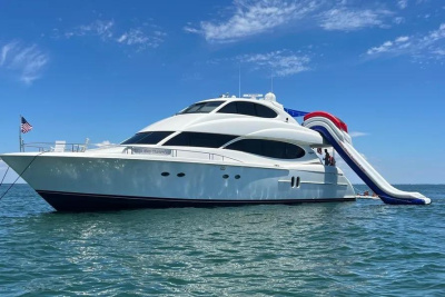 2004 Lazzara SC Motor Yacht