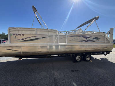 2015 JC Tritoon Neptoon 25TT Sport w/Suzuki 250HP - 4-Stroke Engine