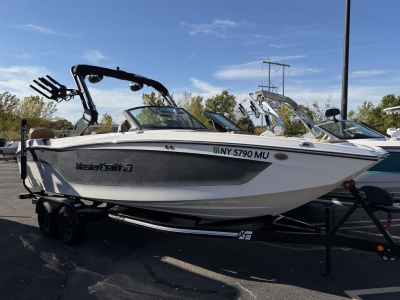 2024 Mastercraft XT Series