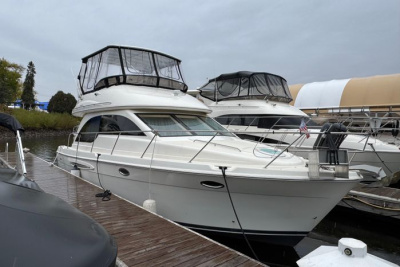 2004 Meridian 381 Sedan