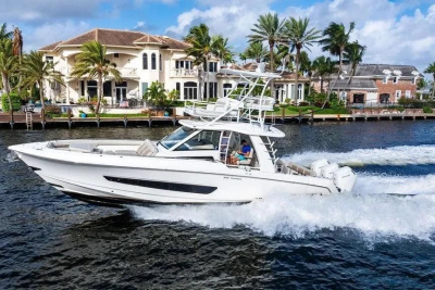 2022 Boston Whaler 420 Outrage