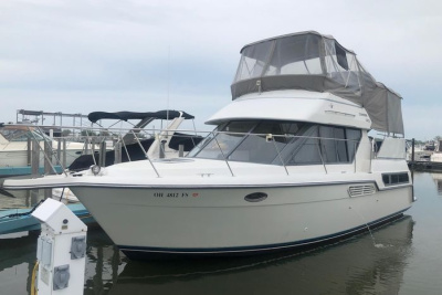 1995 Carver 325 Aft Cabin Motor Yacht