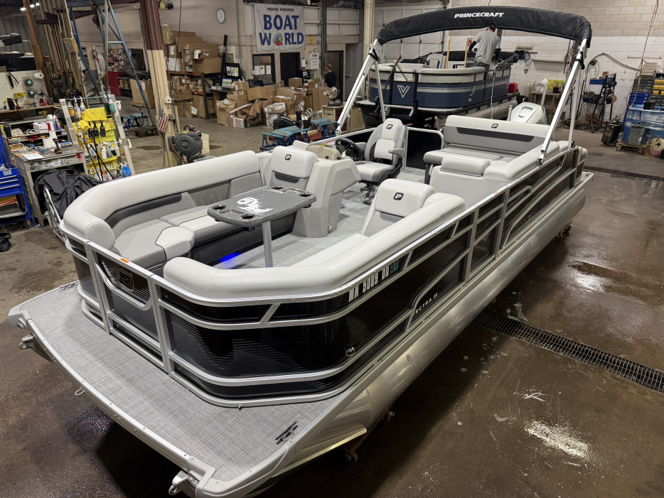 2025 Princecraft Vectra 23 RL Swingback Pontoon & 150HP - For Sale at Cedar, MN 55011 - ID 595046