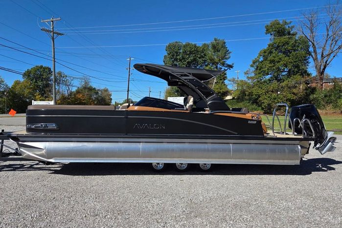 2026 Avalon Platinum Catalina 2785 Elite WIndshield - For Sale at Somerset, KY 42501 - ID 591792