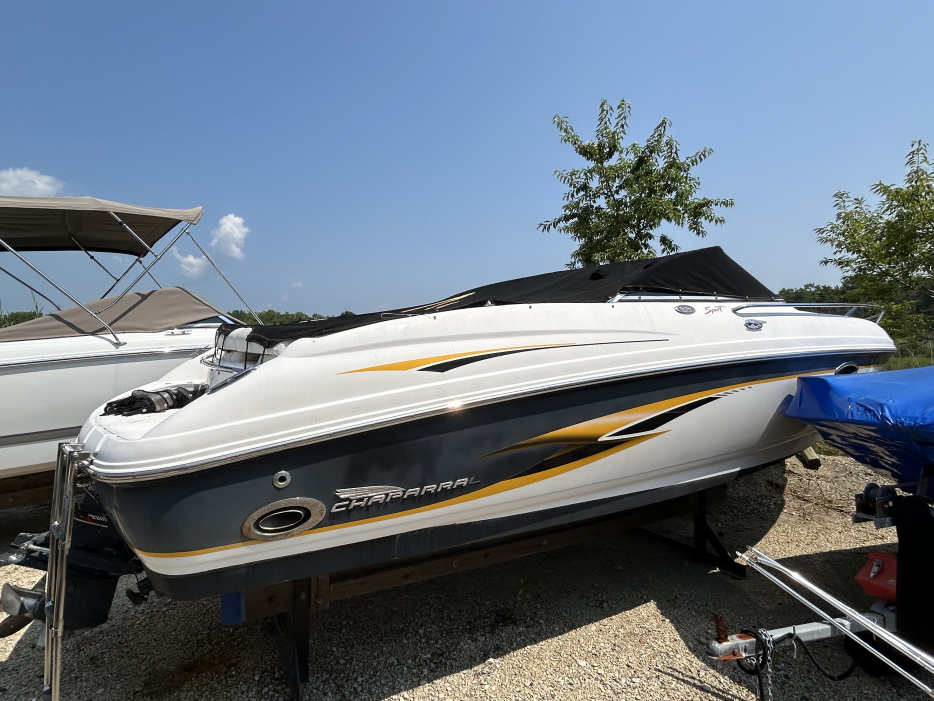 2000 Chaparral 235 SSi Cuddy Cabin - For Sale at Manahawkin, NJ 08050 - ID 595435