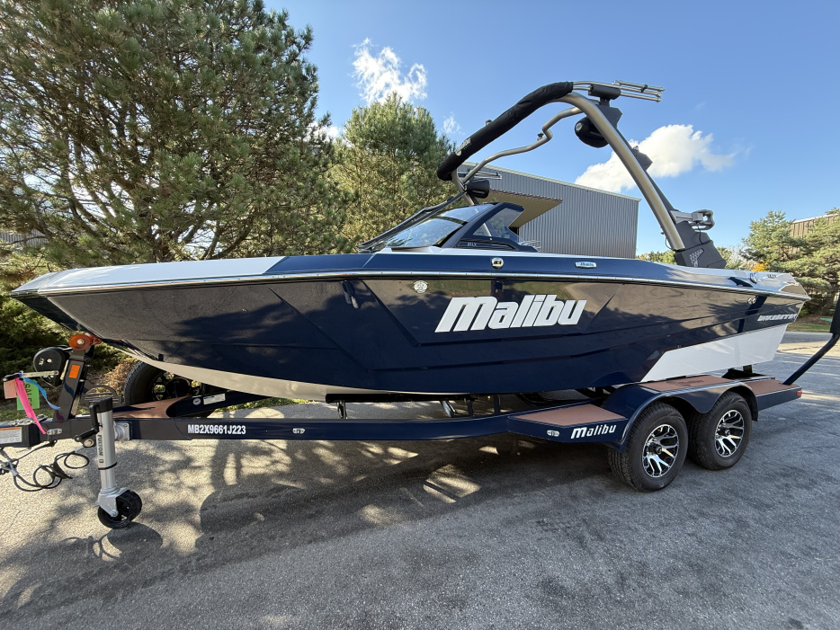 2023 Malibu 21 LX - For Sale at Fontana, WI 53125 - ID 591365