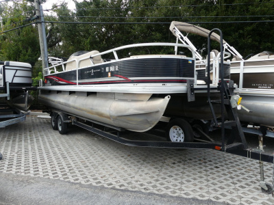 2013 Sun Tracker Fishin' Barge 24 DLX