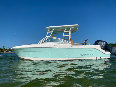 2016 Robalo R247