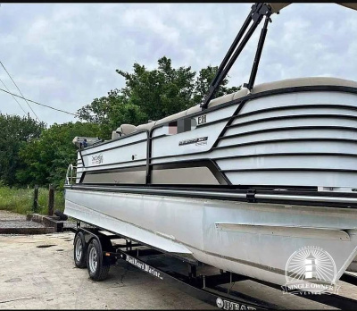 2021 Suncatcher Elite 322C Saltwater Series