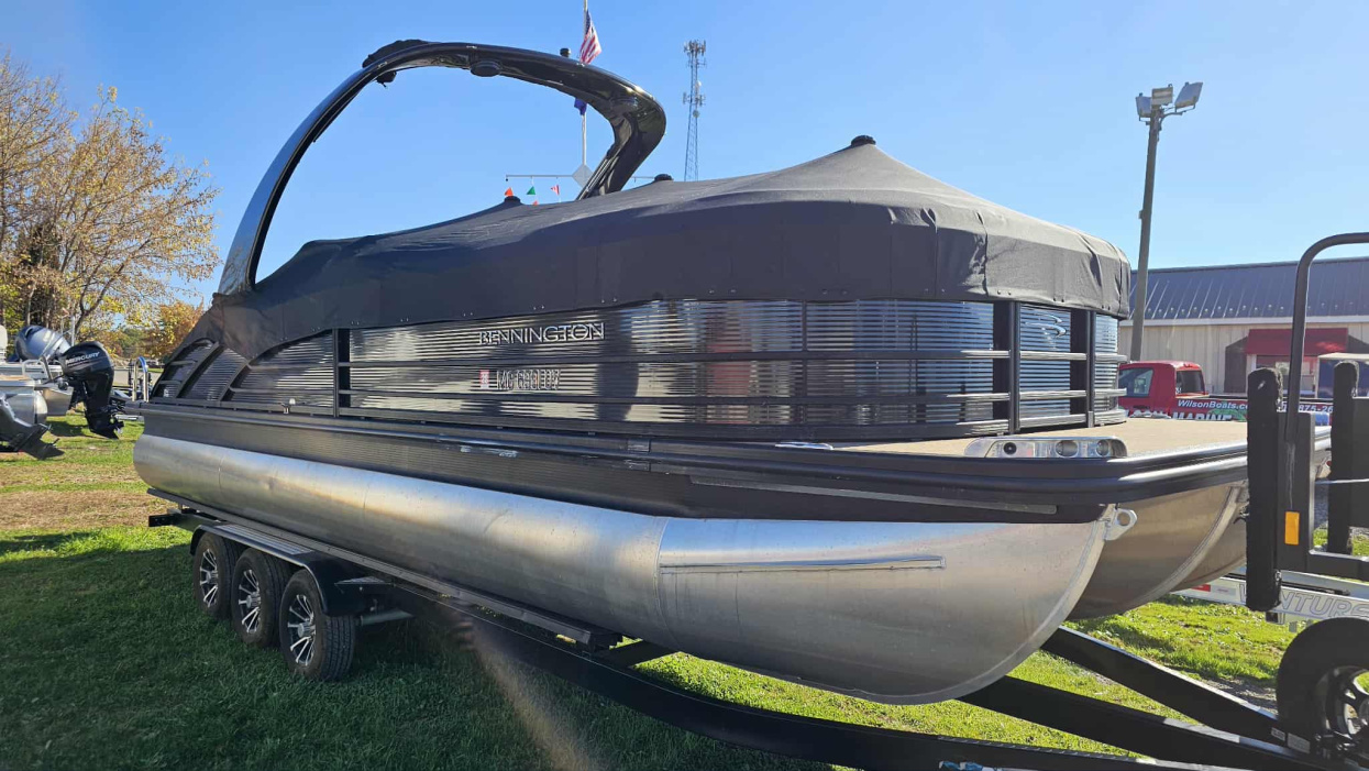 2022 Bennington 25 RSBA **TRI-TOON!** **108 HOURS!** - For Sale at Brighton, MI 48114 - ID 596221