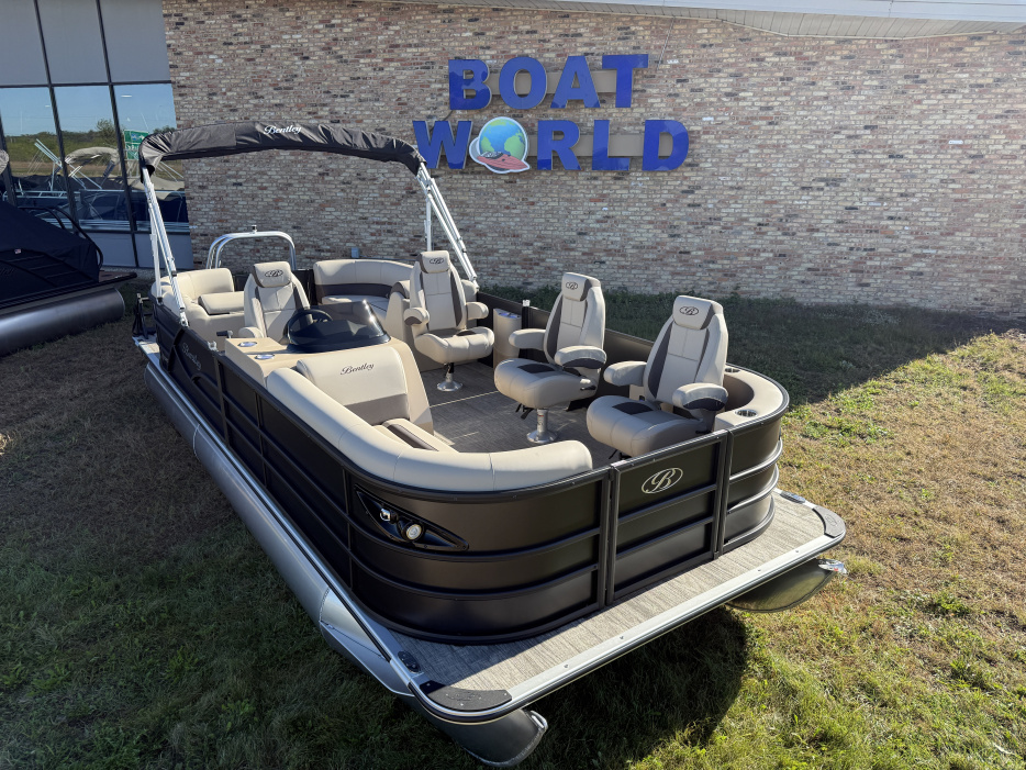 2026 Bentley Legacy 220 Navigator DL Quad Lounge - For Sale at Cedar, MN 55011 - ID 596435