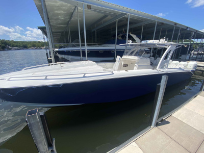 2017 Midnight Express 39 Cuddy