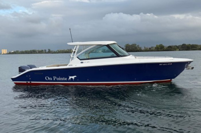 2016 Pursuit DC 325 Dual Console