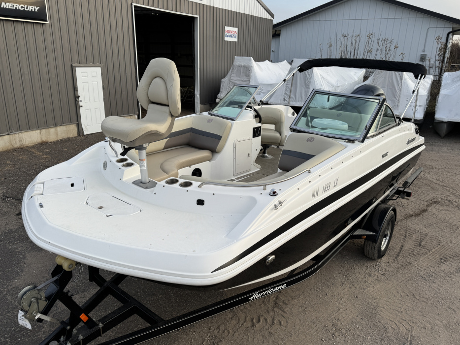 2019 Hurricane SunDeck 187 with 150HP Yamaha Fourstroke EFI Outboard - For Sale at Cedar, MN 55011 - ID 596633