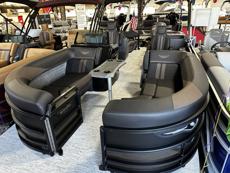 2026 Bennington 23 MOFB **NEW MODEL** - For Sale at Brighton, MI 48114 - ID 595749