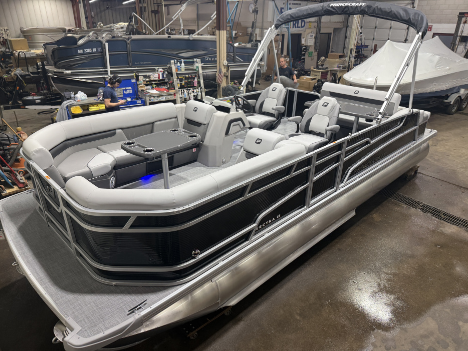 2026 Princecraft Vectra 23 RL SS Swingback Tritoon & Mercury 4-Stroke EFI - For Sale at Cedar, MN 55011 - ID 596708