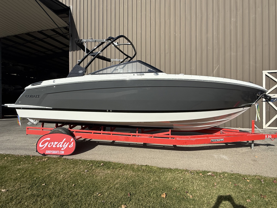 2026 Cobalt R8 - For Sale at Fontana, WI 53125 - ID 596105