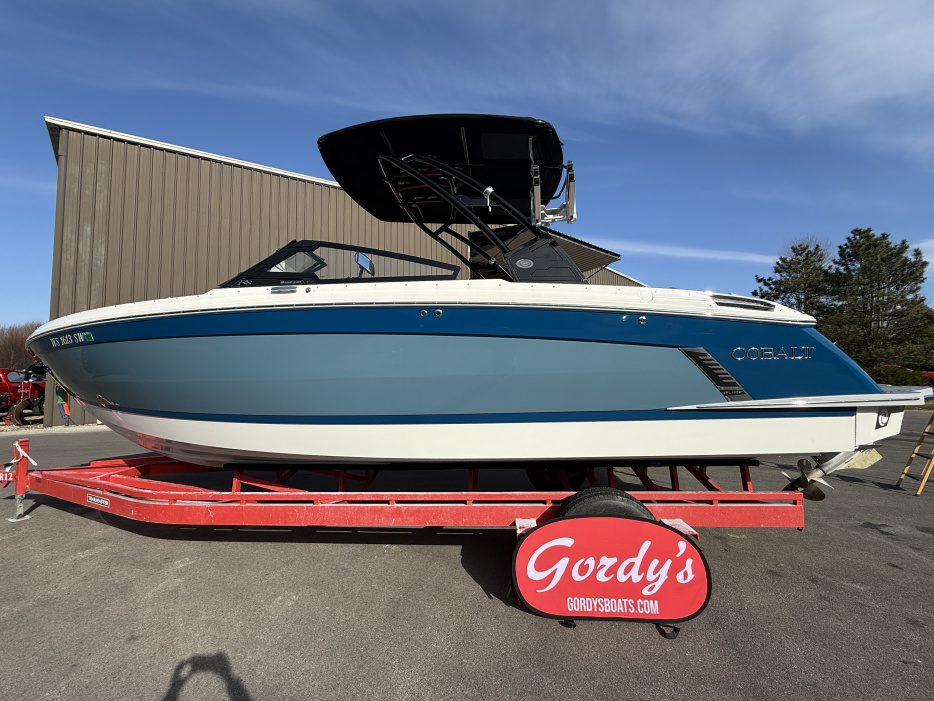 2024 Cobalt R8 Surf - For Sale at Fontana, WI 53125 - ID 594202