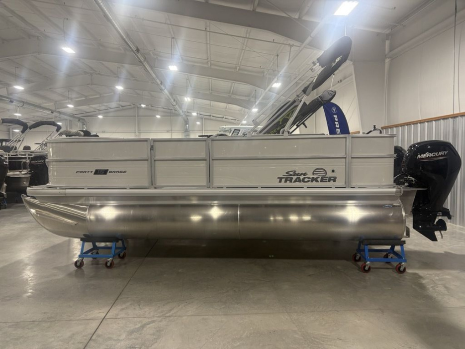 2026 Sun Tracker Party Barge® 18 DLX - For Sale at Morganton, NC 28680 - ID 597135