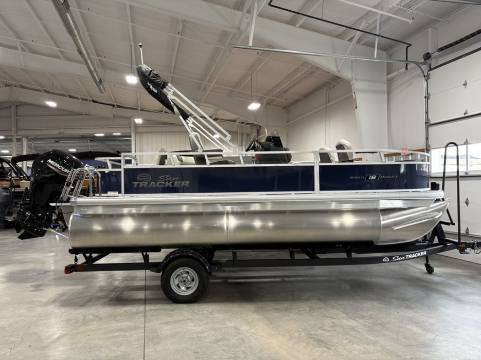 2026 Sun Tracker Bass Buggy® 18 DLX - For Sale at Morganton, NC 28680 - ID 597164