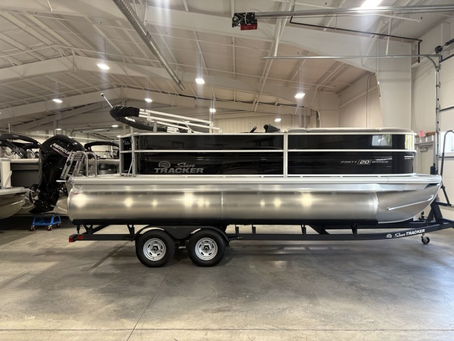 2026 Sun Tracker Party Barge® 20 DLX - For Sale at Morganton, NC 28680 - ID 597203