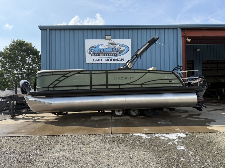 2025 Godfrey Monaco 235 SFL iMPACT + Package (29 in. Center Tube) - For Sale at Mooresville, NC 28115 - ID 597127