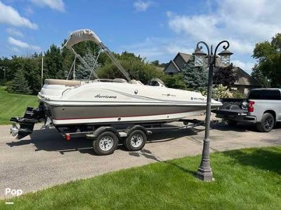 2015 Hurricane SunDeck 2200