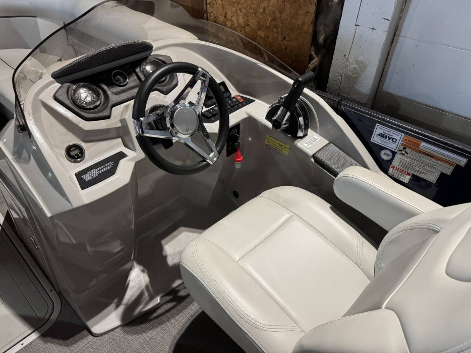 2022 Crest CLASSIC DLX 220 SLS - For Sale at Coopersville, MI 49404 - ID 597403