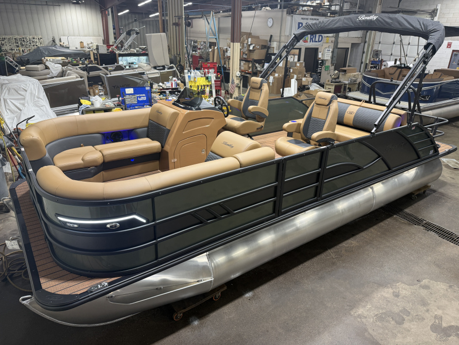2026 Bentley Elite 223 Swingback Tritoon & Honda 200HP 4-Stroke EFI - For Sale at Cedar, MN 55011 - ID 597484