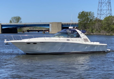 1999 Sea Ray 370 Express Cruiser