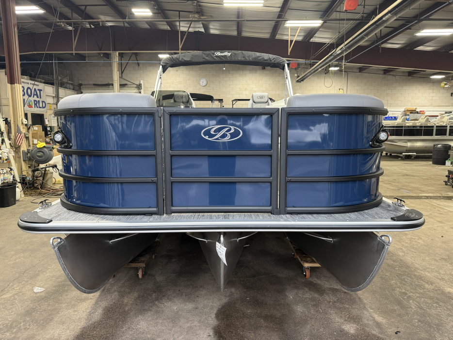 2026 Bentley Legacy 223 Swingback Tritoon & Honda 4-Stroke EFI - For Sale at Cedar, MN 55011 - ID 597485
