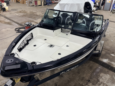 2016 Larson FX 1850 DC Fiberglass Fishing Boat