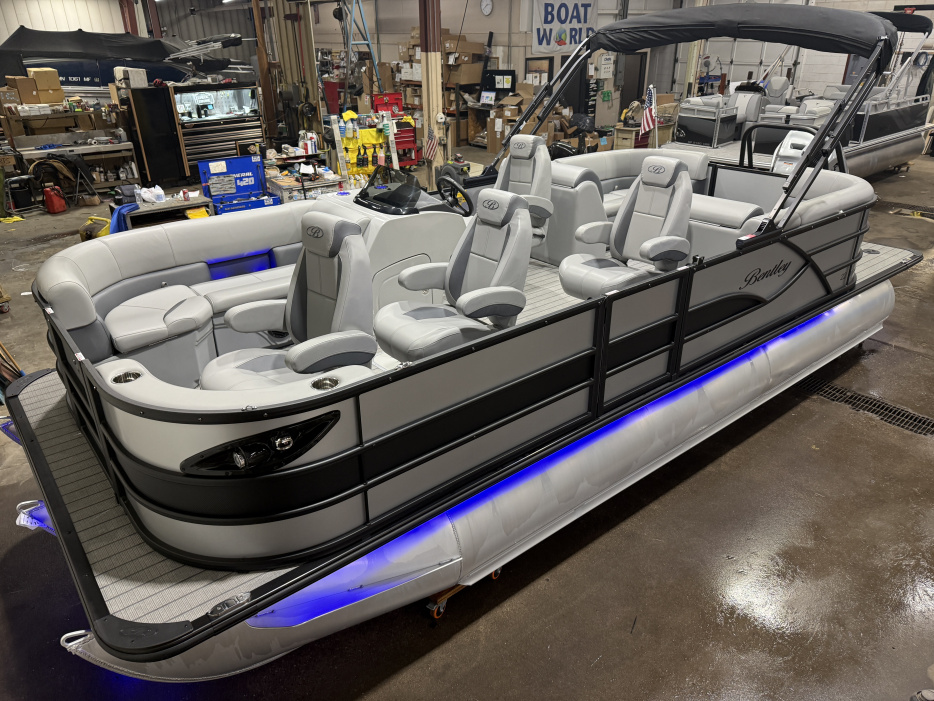 2026 Bentley Legacy 223 Navigator DL Quad Lounge Tritoon & Honda 250HP 4-Stroke EFI - For Sale at Cedar, MN 55011 - ID 597827