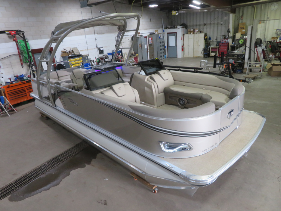 2024 Tahoe LTZ 2385 Elite Windshield Tritoon & Suzuki 200HP 4-Stroke EFI - For Sale at Cedar, MN 55011 - ID 597832