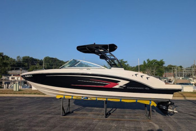 2023 Chaparral 23 SSi