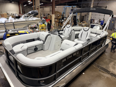 2024 Bentley Legacy 223 Navigator Quad Lounge Tri-toon Pontoon & 150HP Honda 4-Stroke EFI
