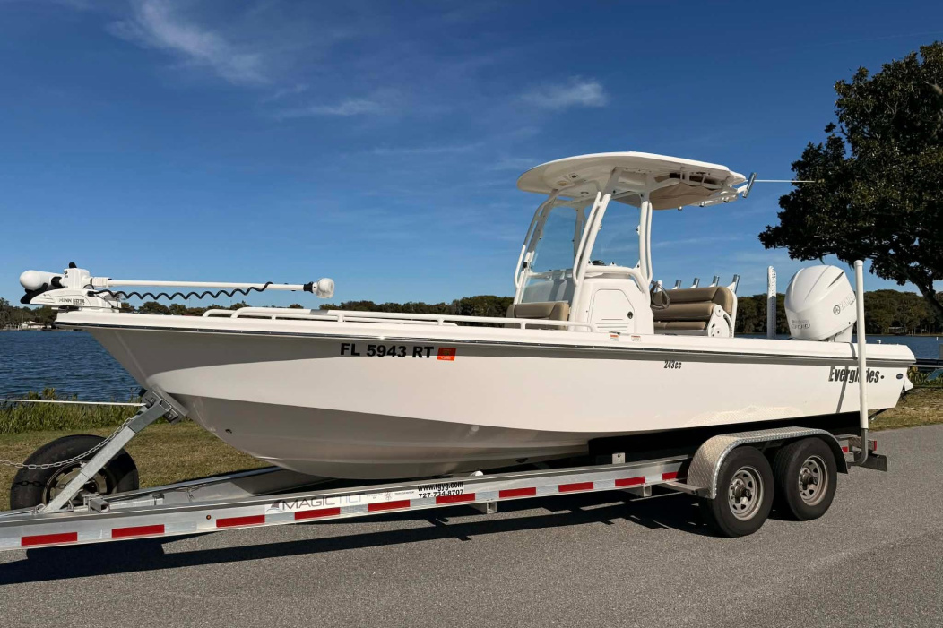 2019 Everglades 243 Center Console - For Sale at Leesburg, FL 34748 - ID 597985