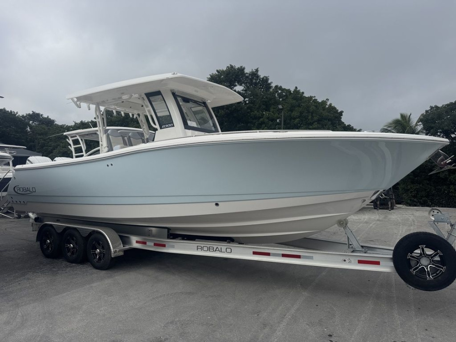 2025 Robalo R300 - For Sale at Key Largo, FL 33037 - ID 597319