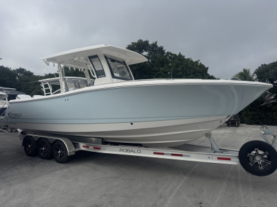 2025 Robalo R300