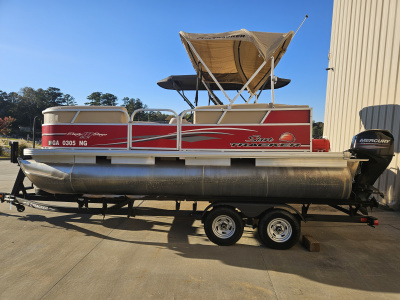 2015 Sun Tracker Party Barge 18 DLX
