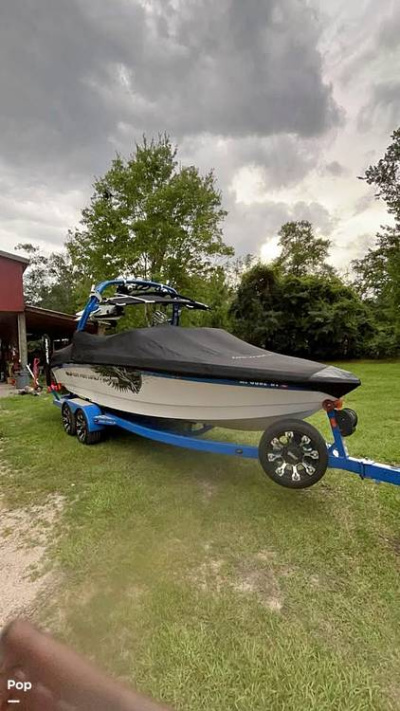2011 Nautique 230 Team