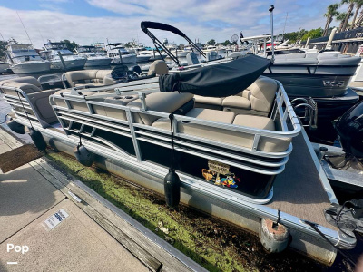2022 Sun Tracker Party -Barge 22 DLX