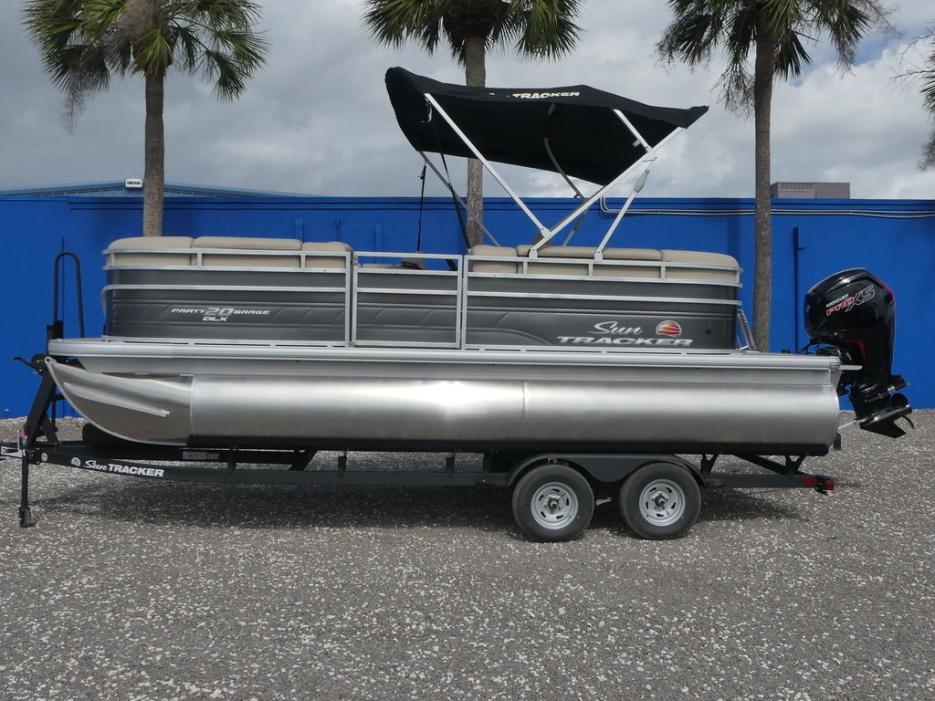 2025 Sun Tracker Party Barge® 20 DLX - For Sale at Lake Placid, FL 33852 - ID 598468