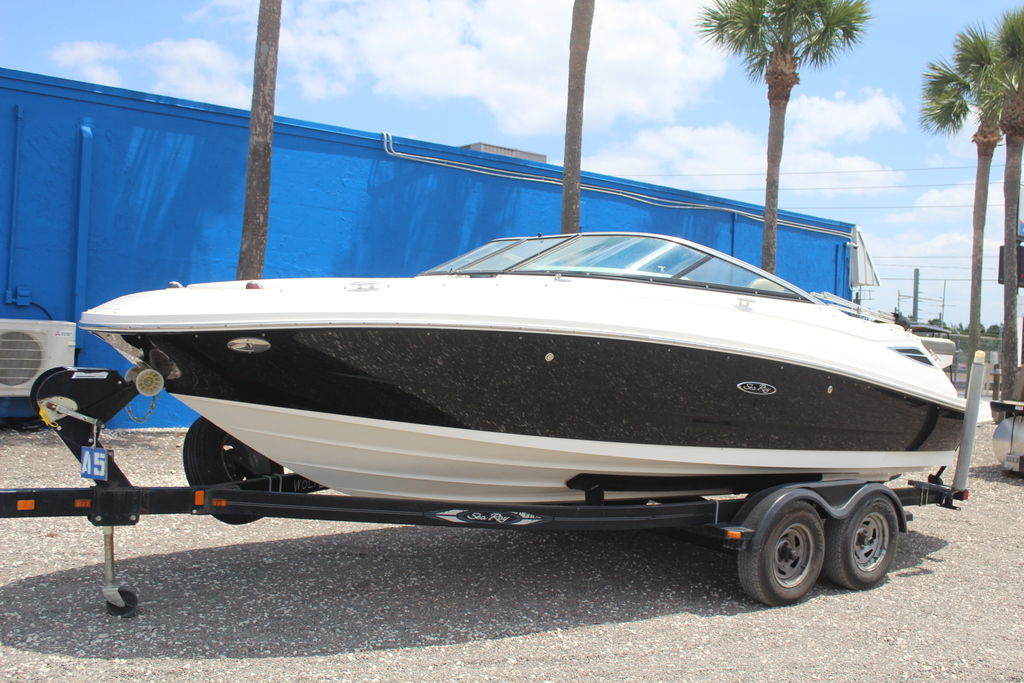 2013 Sea Ray 220 Sundeck - For Sale at Lake Placid, FL 33852 - ID 598491