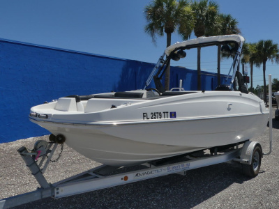 2018 Bayliner 190 Deck Boat