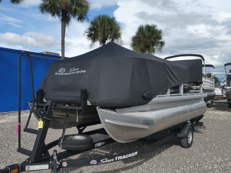 2025 Sun Tracker Party Barge® 16 DLX - For Sale at Lake Placid, FL 33852 - ID 598561