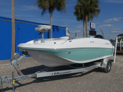 2026 Hurricane SunDeck Sport 188 OB