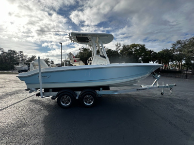 2024 Boston Whaler 220 Dauntless